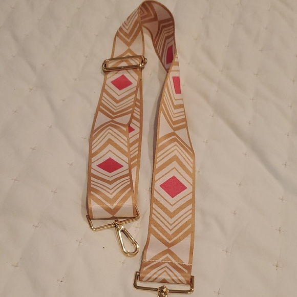 Gold and Cream Geometric Strap with Elegant Design - Picture 4 of 4